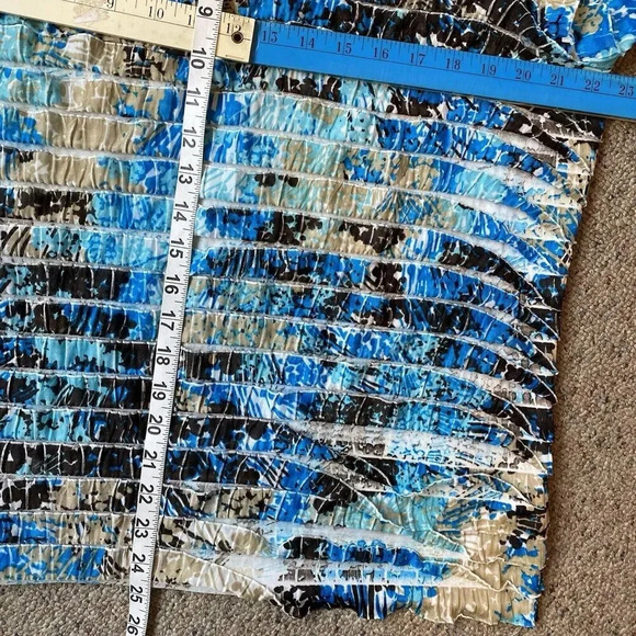 Kim Rogers Womens Top Blouse 3X Short Sleeve Ruffle Tiered Blue Tie Dye Stretch - Picture 2 of 8